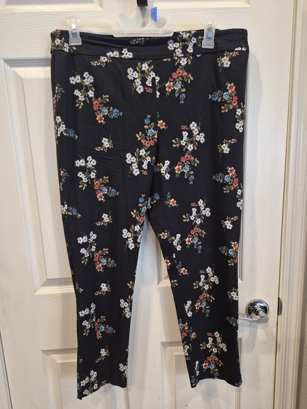 5/25 George Black Floral Stretch Pull-On Leggings with Blue and Pink Blooms